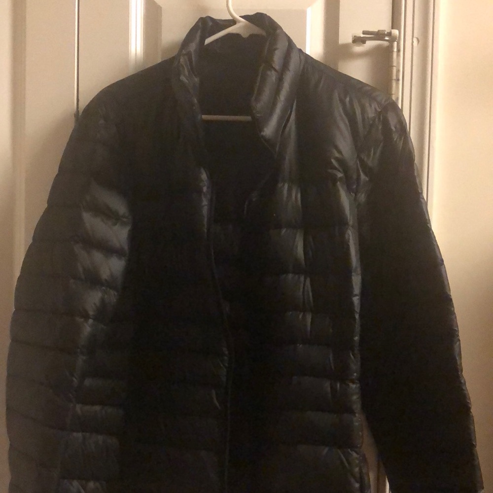 Calvin Klein light weight bubble jacket w/carrying bag